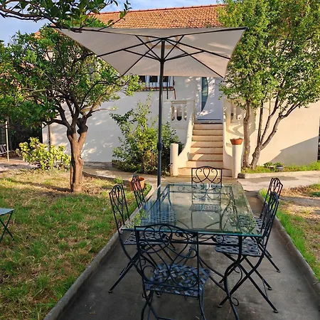Petite Climatisee Jardin Villa
